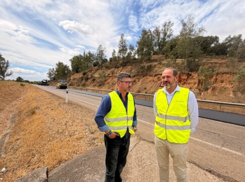 La Junta refuerza la seguridad vial en la EX-363 y mejora la protección de los motoristas en la red autonómica