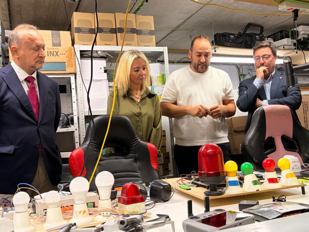 La Junta destaca el crecimiento del sector servicios en Extremadura, un 7% en lo que va de año frente al 5,7% nacional