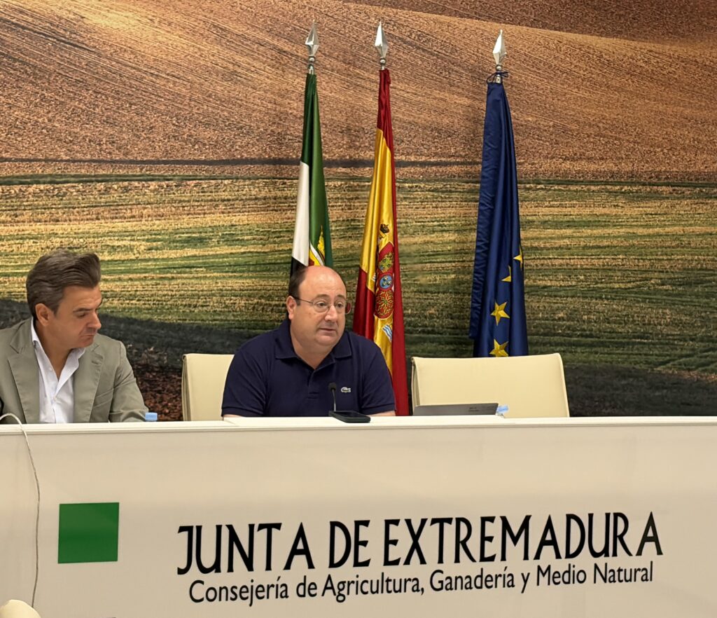 El consejero de Agricultura detalla las medidas de su departamento incluidas en el decreto de ayudas extraordinarias para zonas afectadas por los incendios