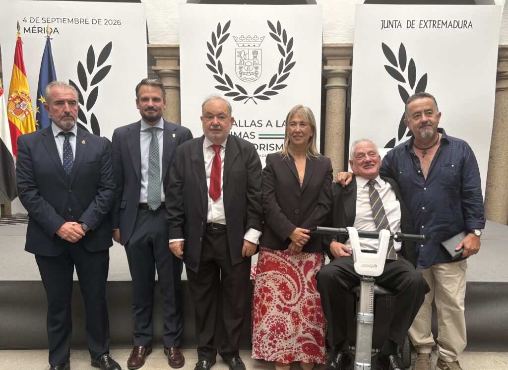 Bautista reivindica el compromiso de Extremadura con las víctimas del terrorismo: «La memoria debe servir para hacer justicia»